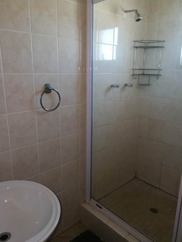 3 Bed Apartment in Lamberts Bay photo number 3