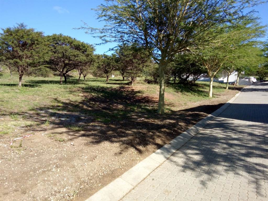244 m² Land available in Beacon Bay photo number 11