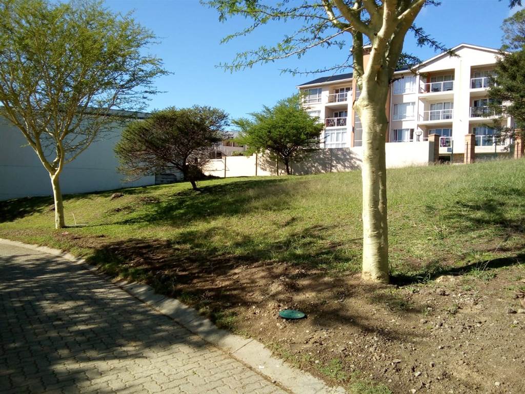 244 m² Land available in Beacon Bay photo number 2