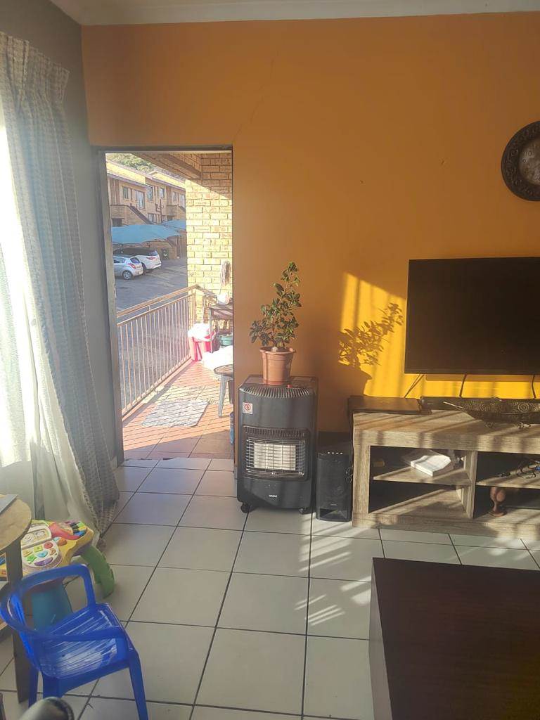 1.5 Bed Apartment in Meredale photo number 13