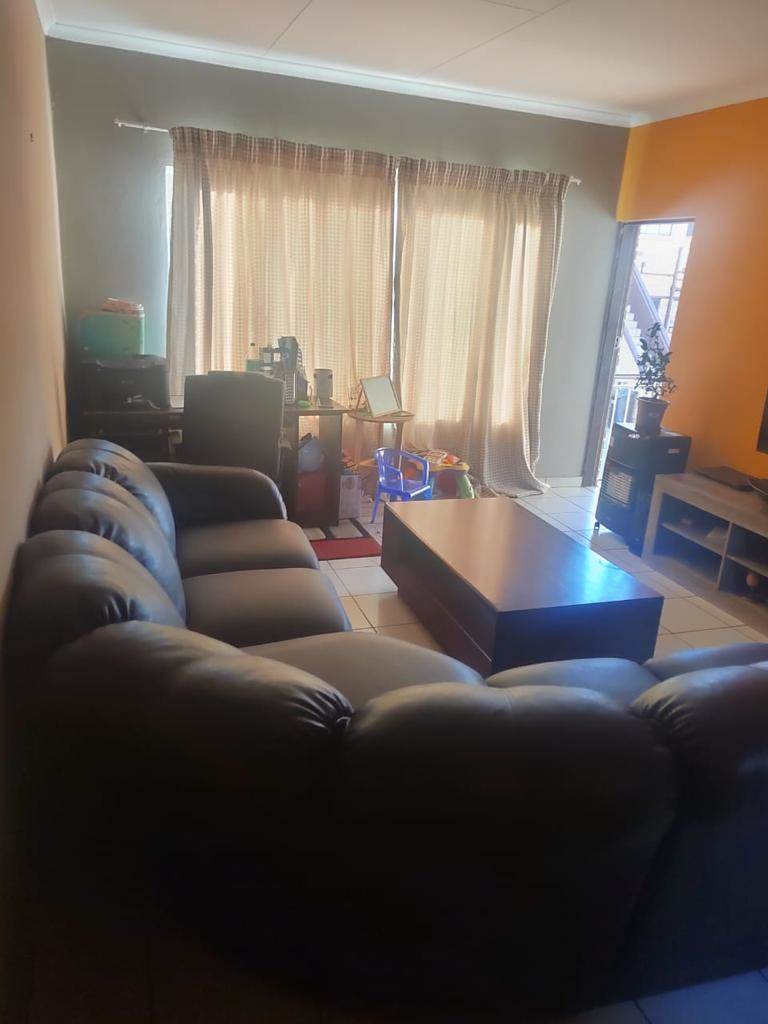 1.5 Bed Apartment in Meredale photo number 9
