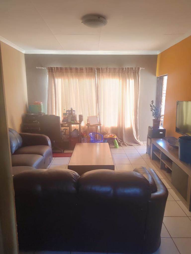 1.5 Bed Apartment in Meredale photo number 11