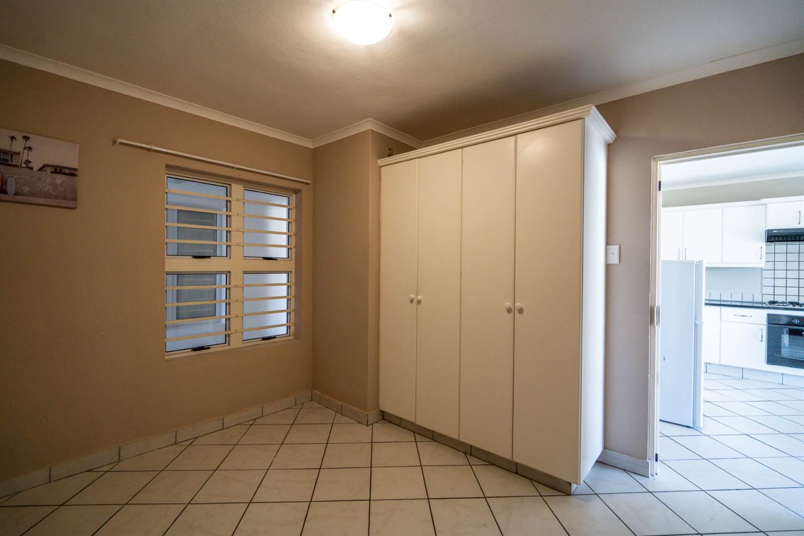 2 Bed Apartment in Grahamstown Central photo number 18
