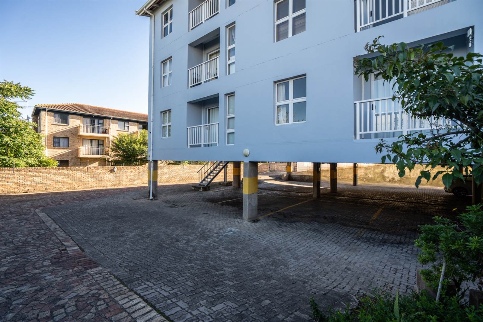 2 Bed Apartment in Grahamstown Central photo number 30