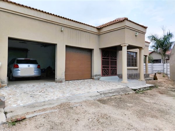 4 Bedroom House 4 Bedroom House