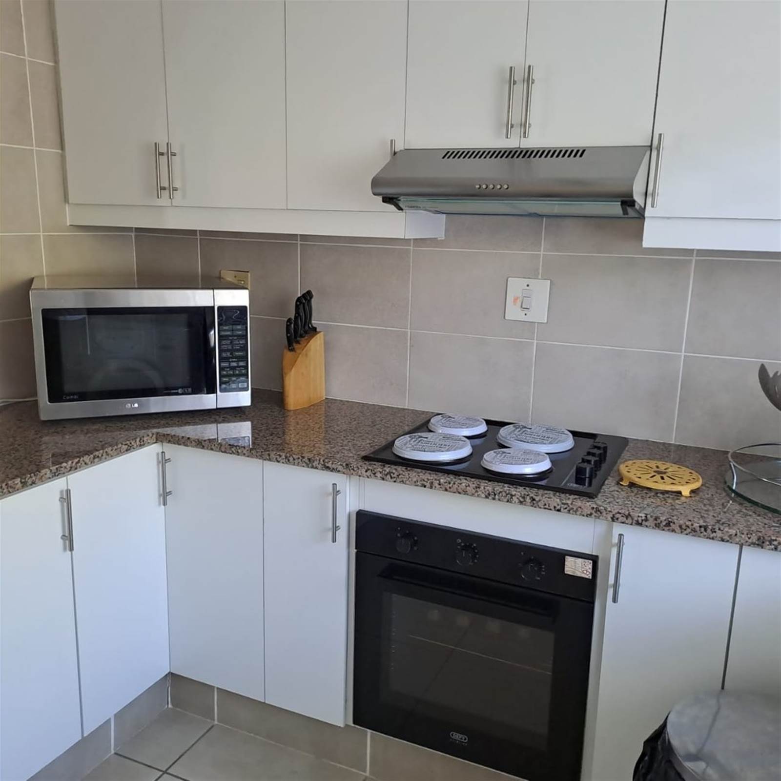3 Bed Apartment in Scottburgh Central photo number 5
