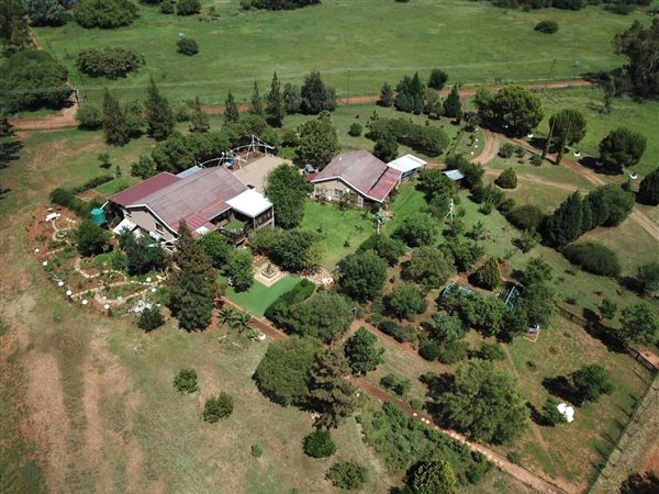 5.3 ha Smallholding 5.3 ha Smallholding