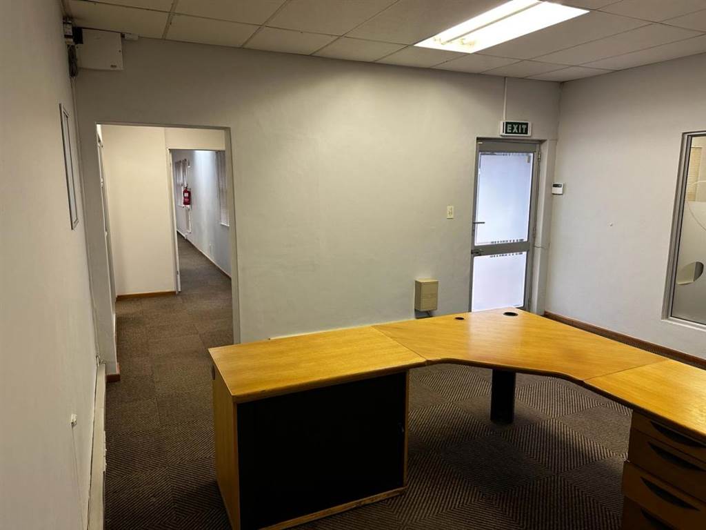 220  m² Commercial space in Paarl photo number 2