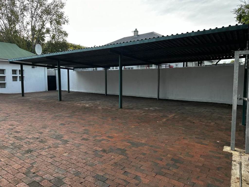 220  m² Commercial space in Paarl photo number 12