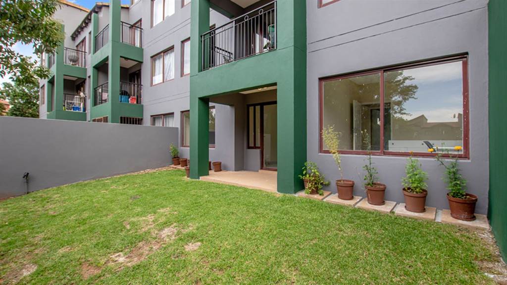 2 Bed Townhouse in Honeydew photo number 14