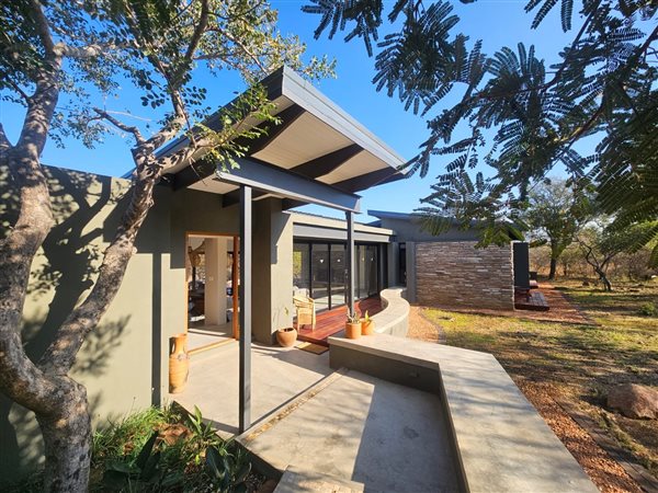 4 Bedroom House 4 Bedroom House