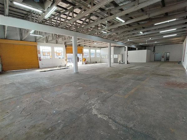 690  m² Industrial space in Pinetown Central