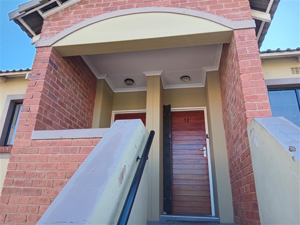 2 Bedroom Townhouse 2 Bedroom Townhouse
