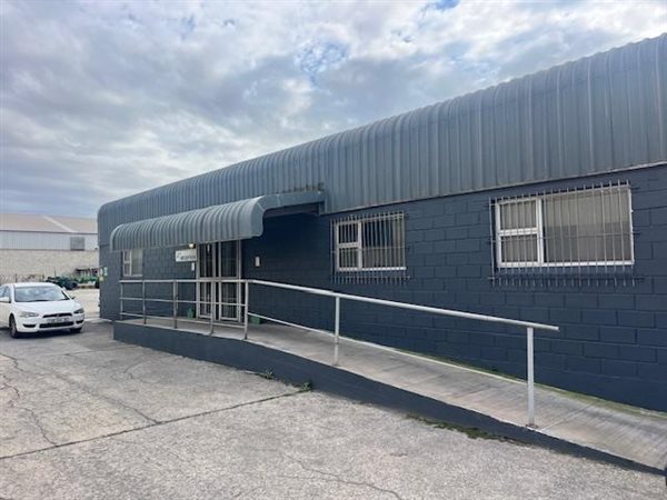 1198  m² Industrial space in Deal Party