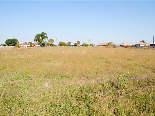 7606 m² Land available in Riversdale