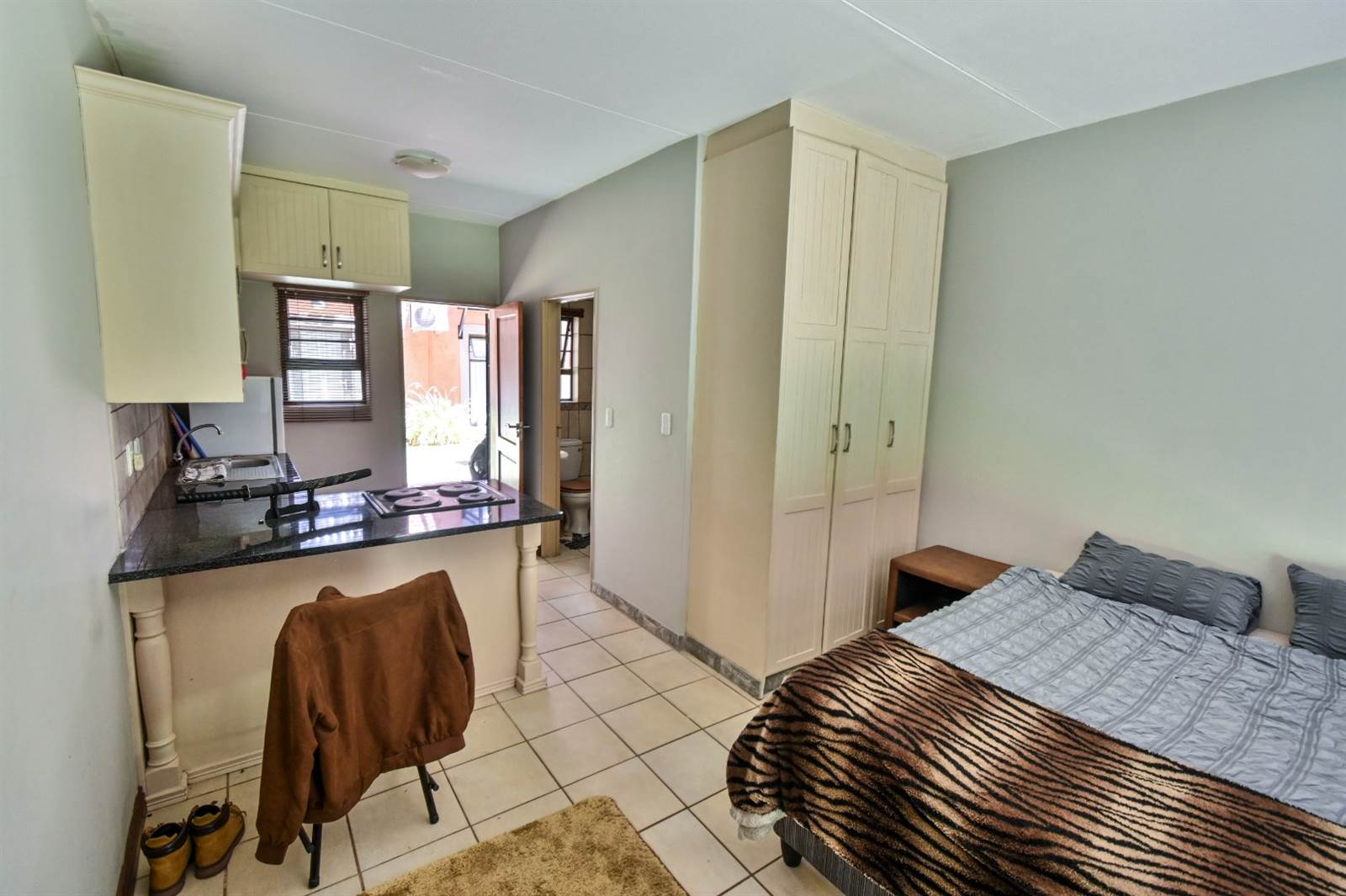 1 Bed Apartment in Bloemfontein photo number 4