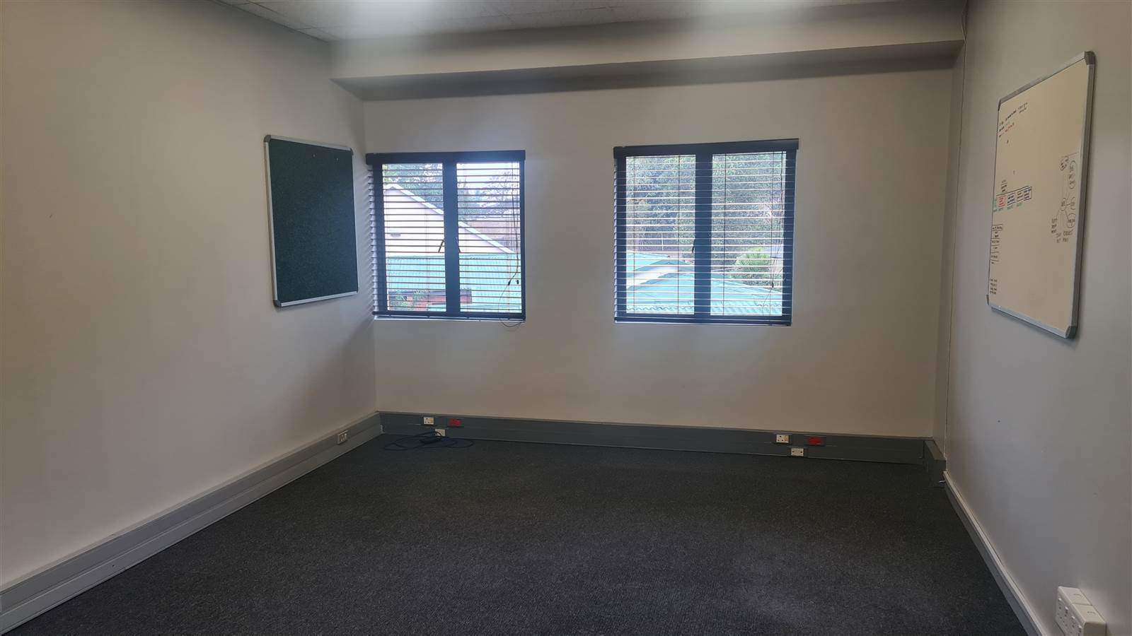241  m² Commercial space in Hillcrest Central photo number 4