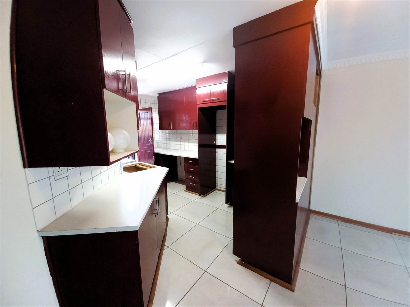 3 Bed Townhouse in Bloemfontein photo number 4