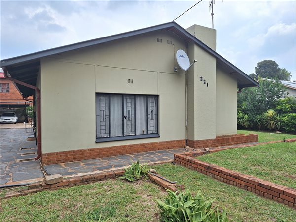 4 Bedroom House 4 Bedroom House