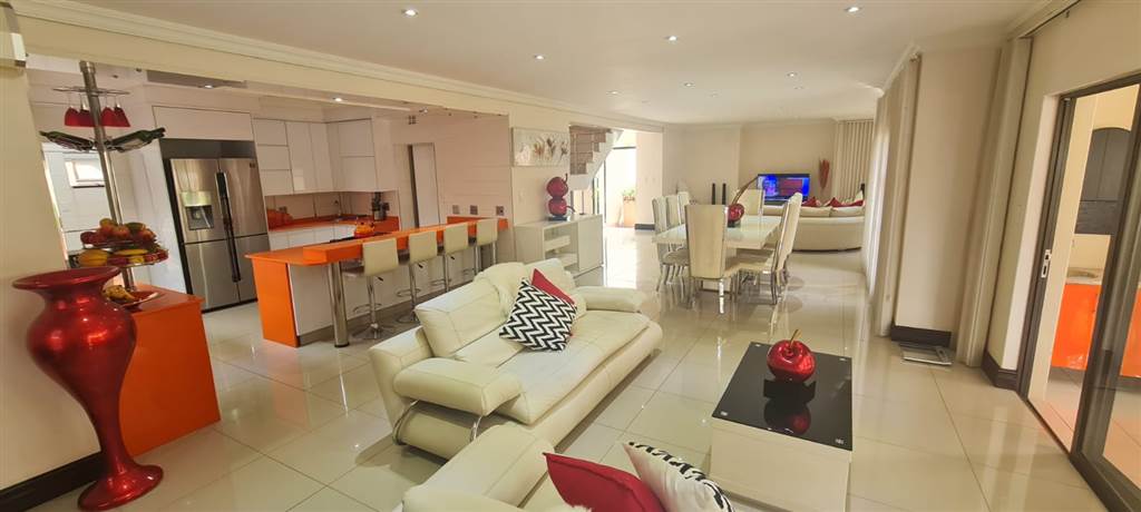6 Bed House in Zambezi Country Estate photo number 10