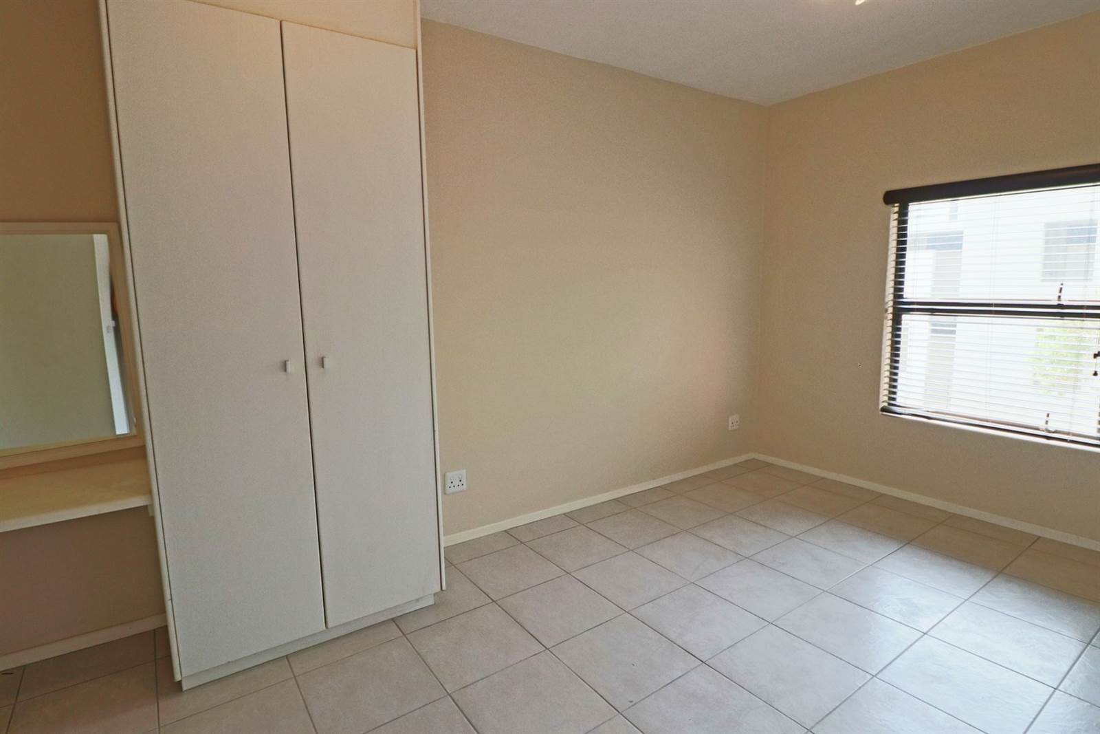 2 Bed Apartment in Bryanston photo number 11