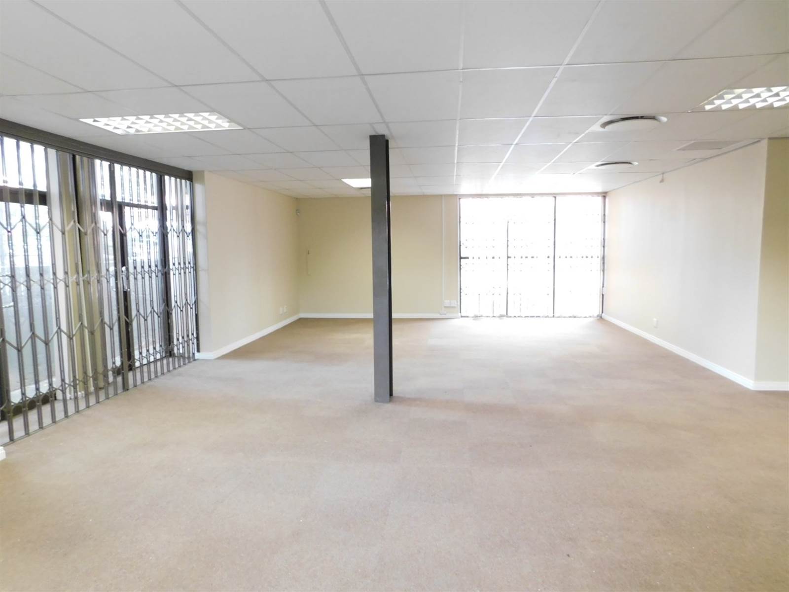 330  m² Commercial space in Randpark Ridge photo number 8