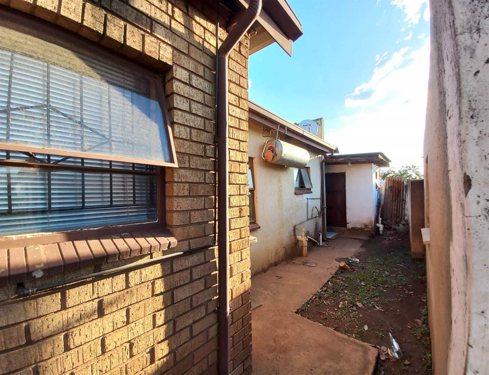 3 Bed House in Atteridgeville photo number 3