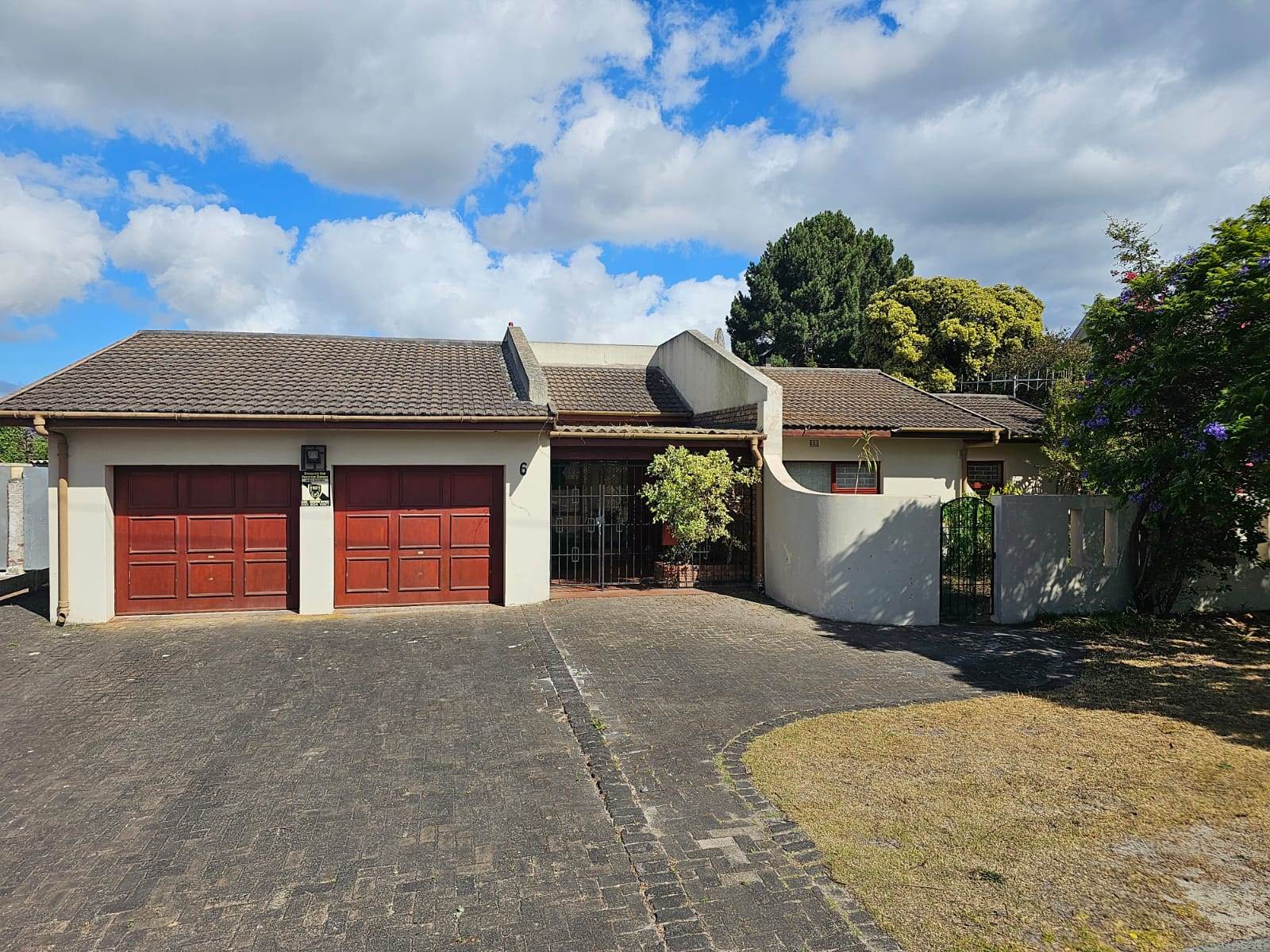4 Bed House in Grabouw photo number 2