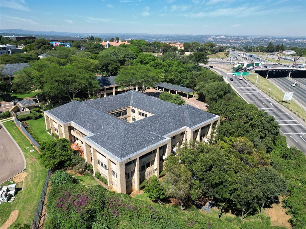 5745  m² Commercial space in Bryanston West photo number 2