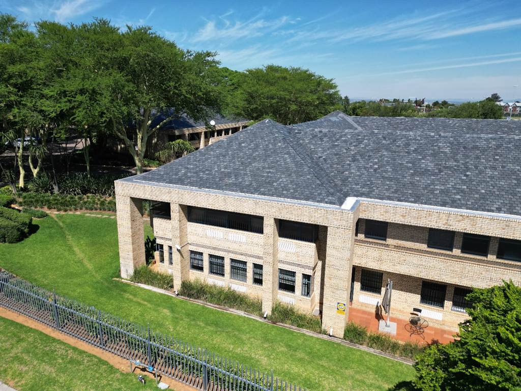 5745  m² Commercial space in Bryanston West photo number 3
