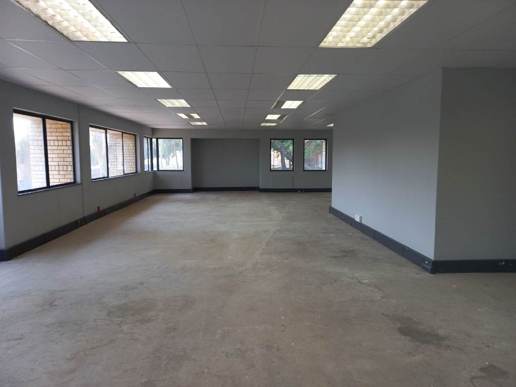 5745  m² Commercial space in Bryanston West photo number 16