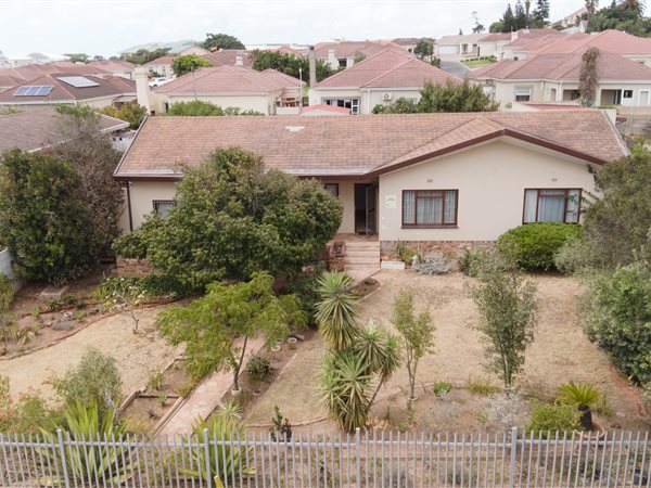 4 Bed House in Vredenburg