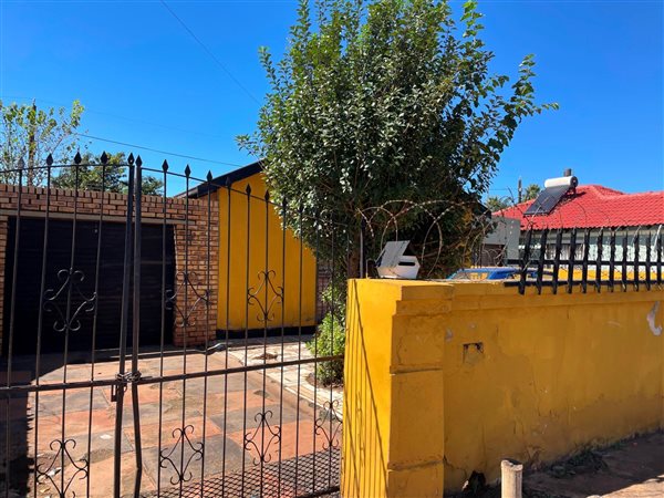2 Bedroom House