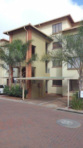 2 Bed Apartment in Sunninghill photo number 24