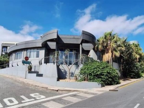 1 715 m² Commercial space 1 715 m² Commercial space