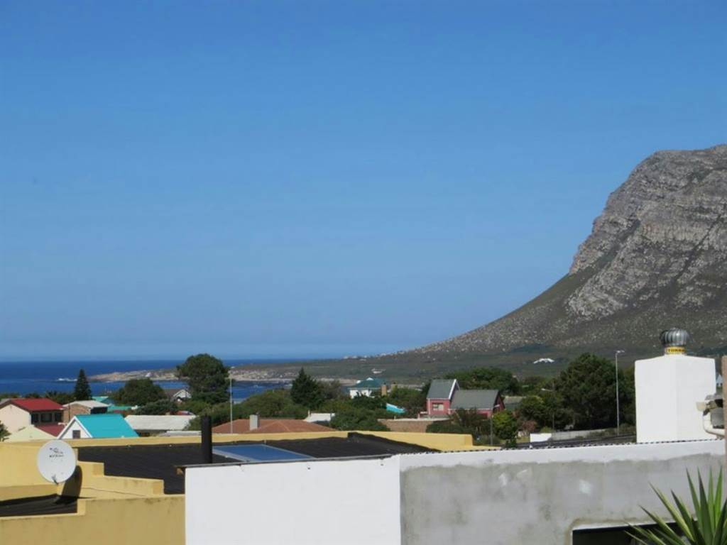 380 m² Land available in Kleinmond photo number 2