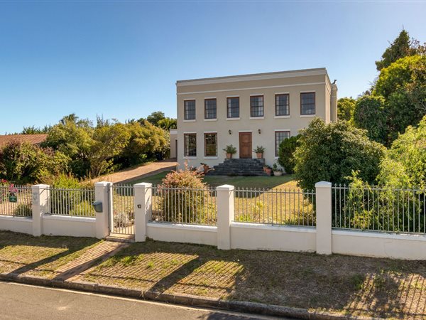 4 Bedroom House 4 Bedroom House