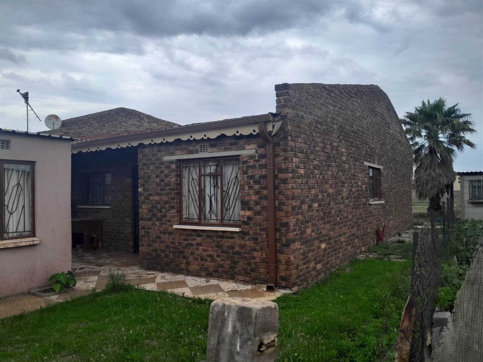 4 Bed House in Kwa Thema photo number 6