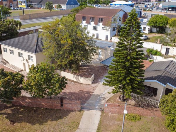 325  m² Commercial space