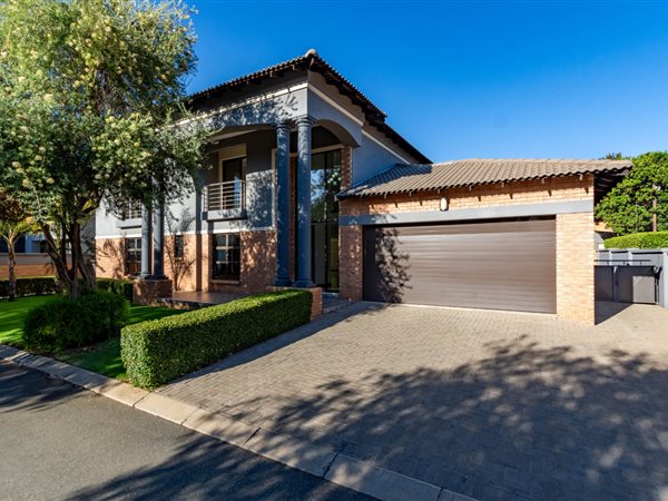 4 Bedroom House 4 Bedroom House