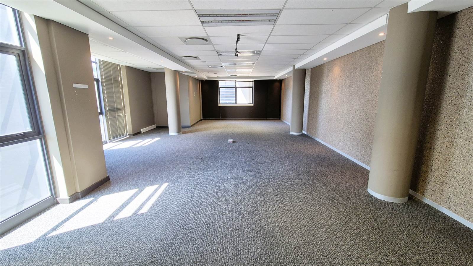 1730  m² Office Space in Menlyn photo number 5