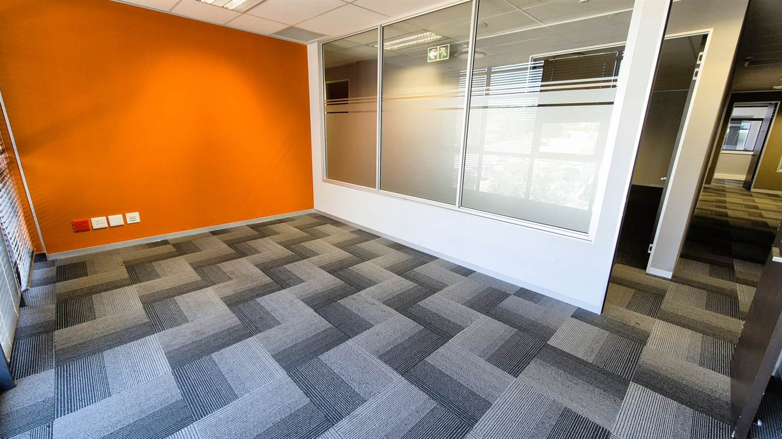 1730  m² Office Space in Menlyn photo number 22