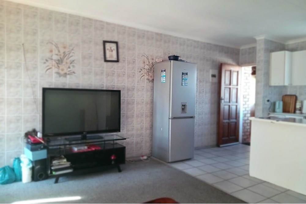 2 Bed Apartment in Horison photo number 8