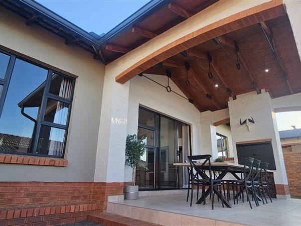 3 Bedroom Simplex 3 Bedroom Simplex