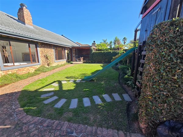 4 Bedroom House 4 Bedroom House