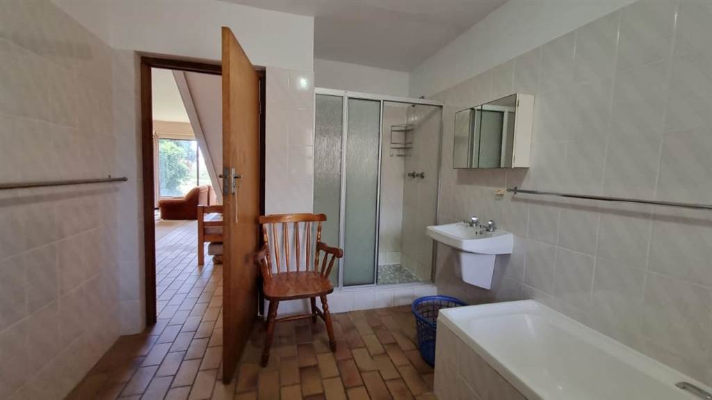 4 Bed House in Herolds Bay photo number 30