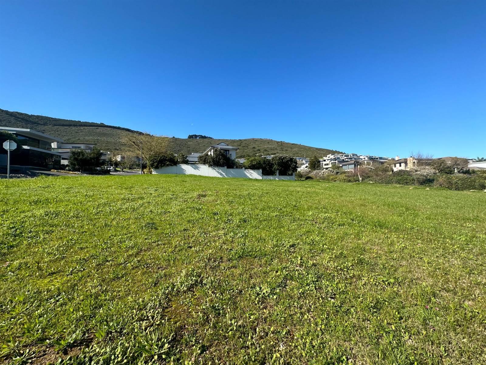 992 m² Land available in Baronetcy Estate photo number 2
