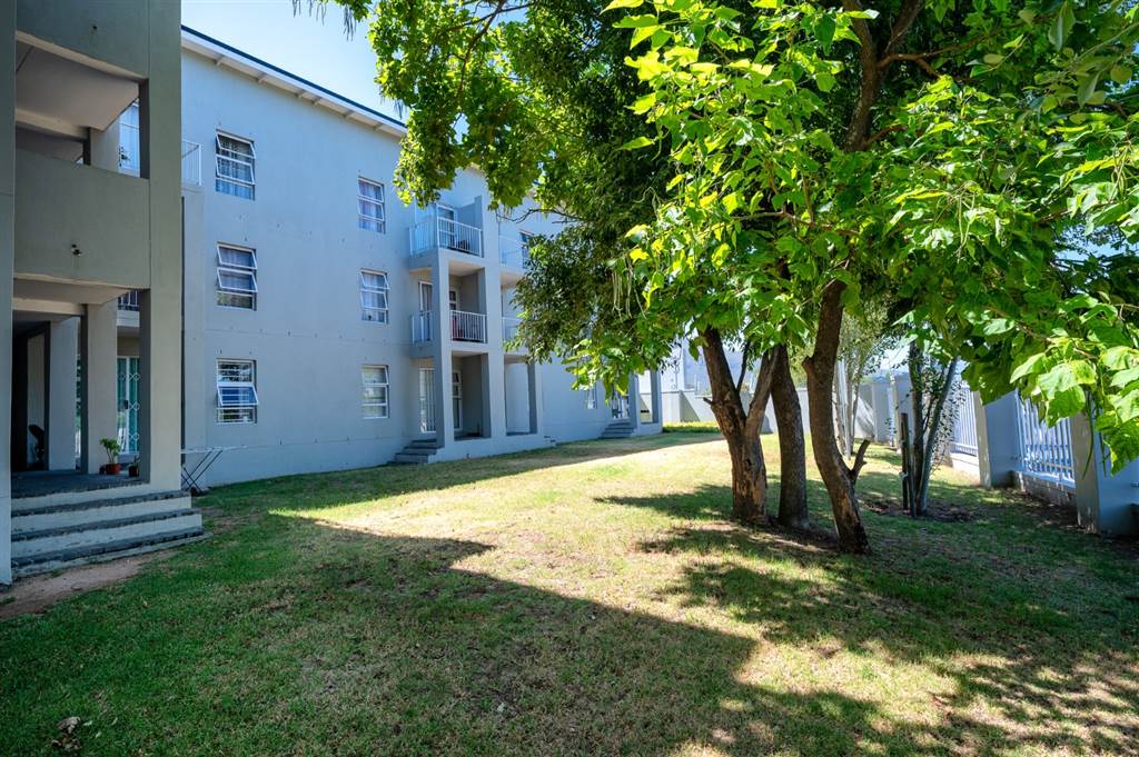 1 Bed Apartment in Klein Parys photo number 1