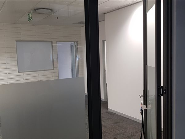 215  m² Commercial space in Melrose Arch