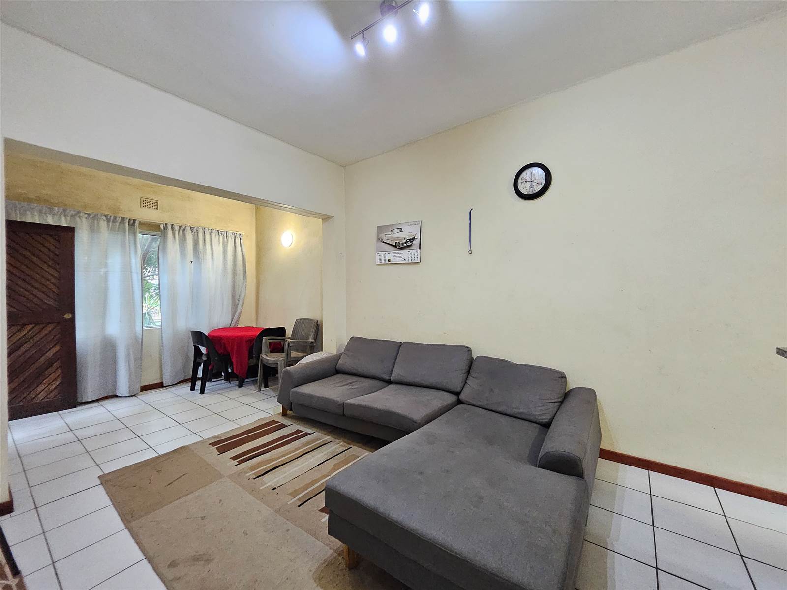 1 Bed Apartment in Doonside photo number 8